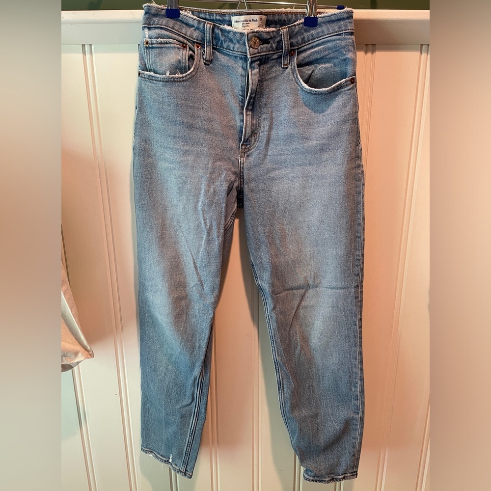Abercrombie & Fitch The Mom Jean